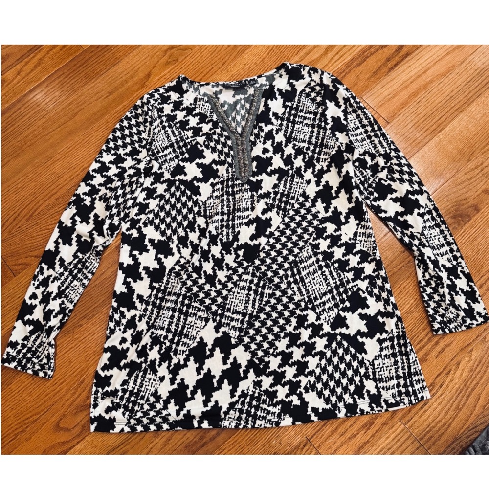 Susan Graver Artisan Black Houndstooth Beaded Liquid Knit V-Neck Tunic Top M